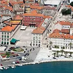 Charming In Old Town Apartman Split