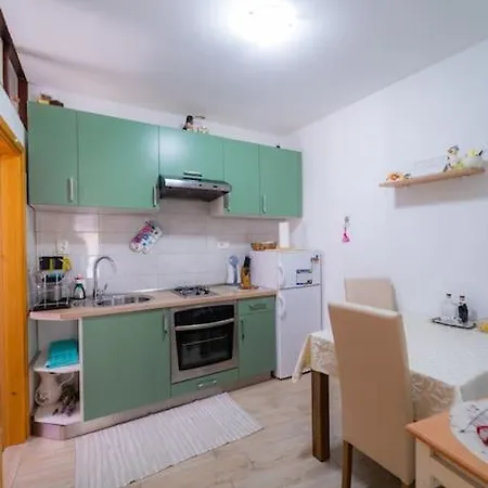 Charming In Old Town * Σπλιτ