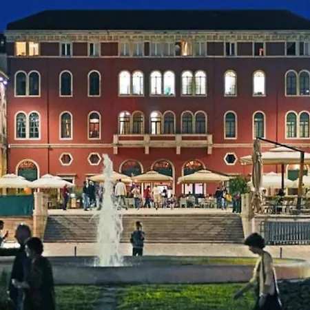 Charming In Old Town Διαμέρισμα *