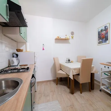 Charming In Old Town Apartament *