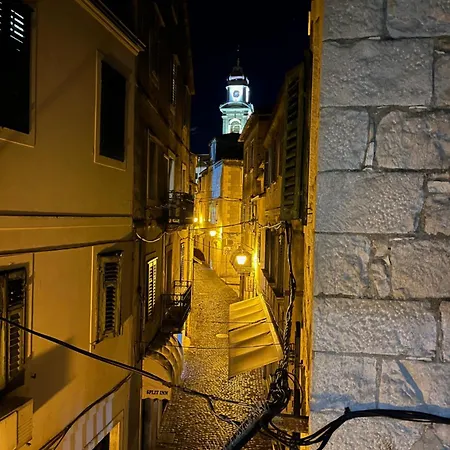 Charming In Old Town Apartment