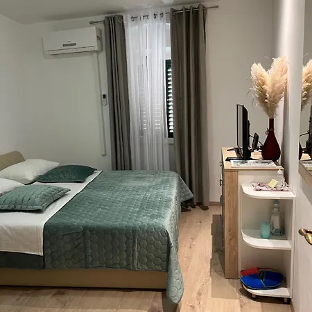 Apartament Charming In Old Town Split